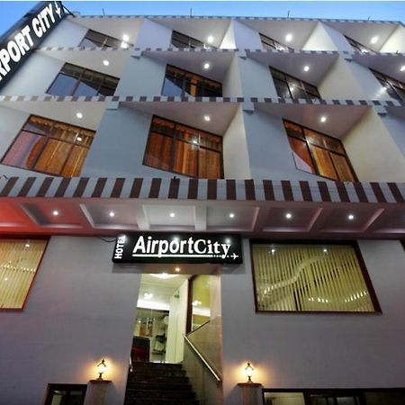Hotel Airport City Near Delhi International Airport New Delhi Exterior photo