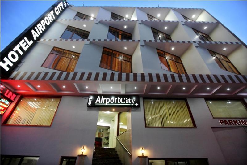Hotel Airport City Near Delhi International Airport New Delhi Exterior photo